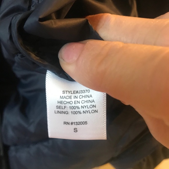 Like New Navy Puffer Vest - Picture 6 of 7